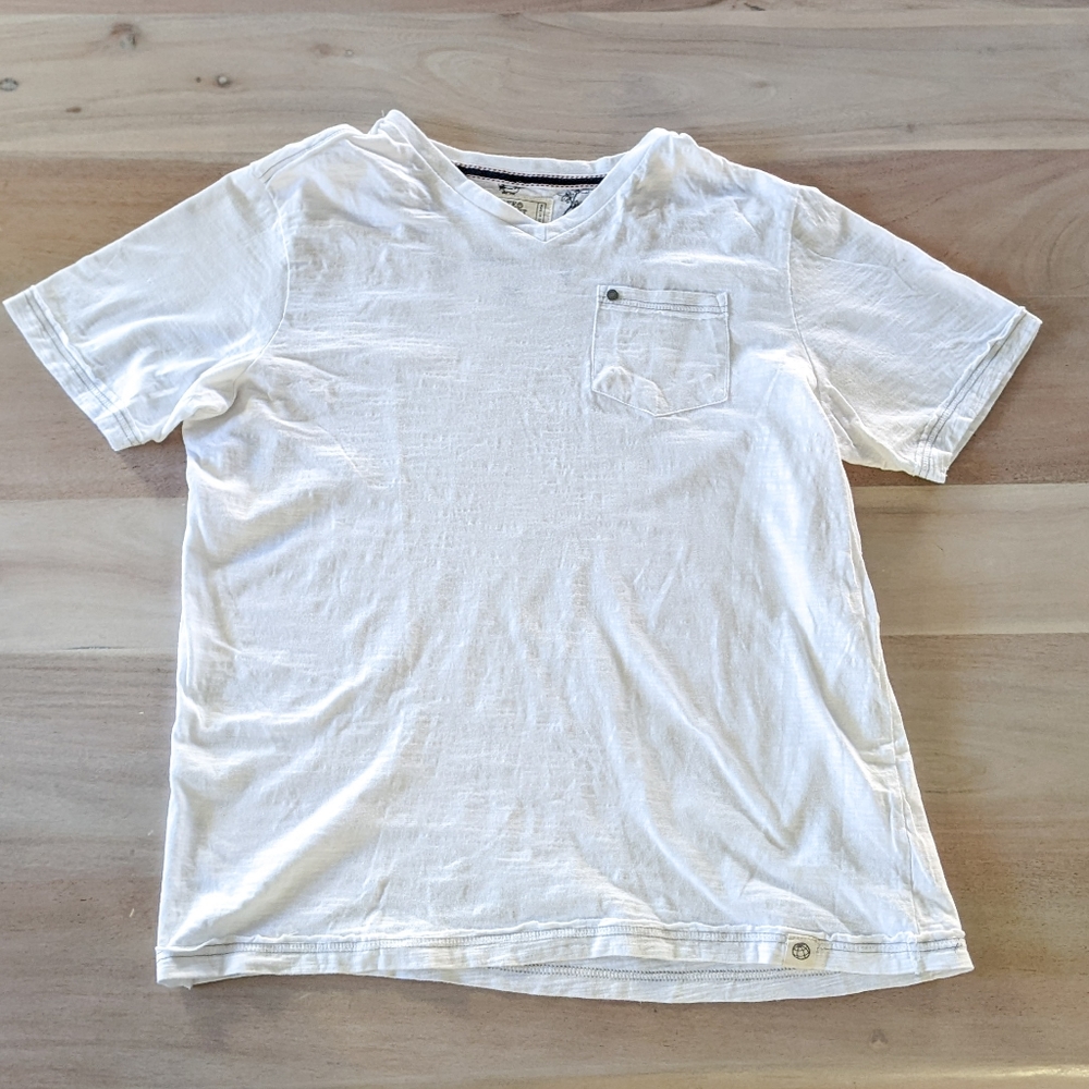 Free Planet Men's White V-Neck T-Shirt Size: Medium